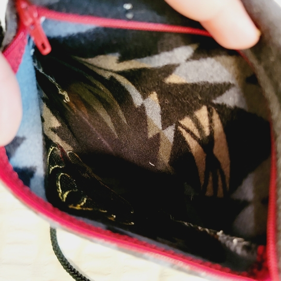 Small wool like cross body bag - Picture 4 of 6